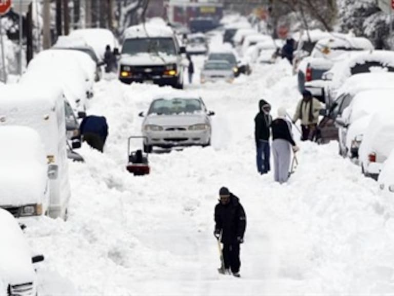 Registra Texas tercer día de caos por frío