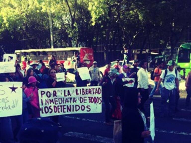 Se movilizan alrededor de 2 mil personas para exigir liberación de detenidos del sábado pasado