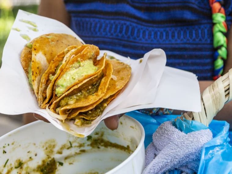 Tacos de canasta: un arte culinario originario de Tlaxcala