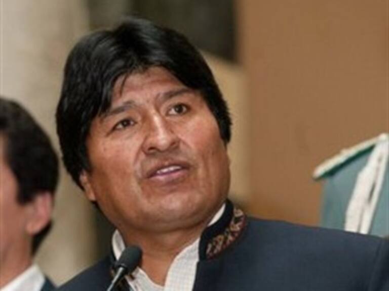 Anuncia Evo Morales aumento salarial de 20%