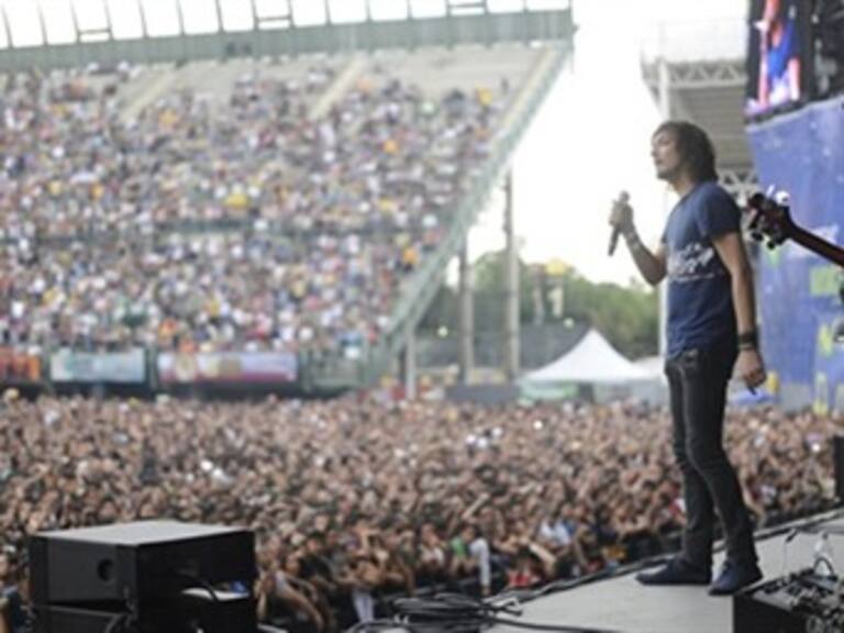 Se entregan 70 mil fans durante actuación de Zoé y Bunbury en el Vive