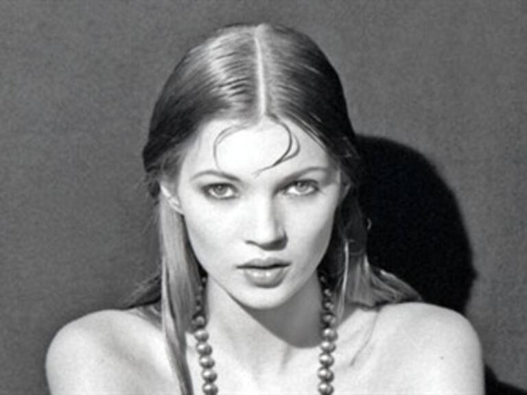 Subastan fotografías de Kate Moss tomadas en 1988