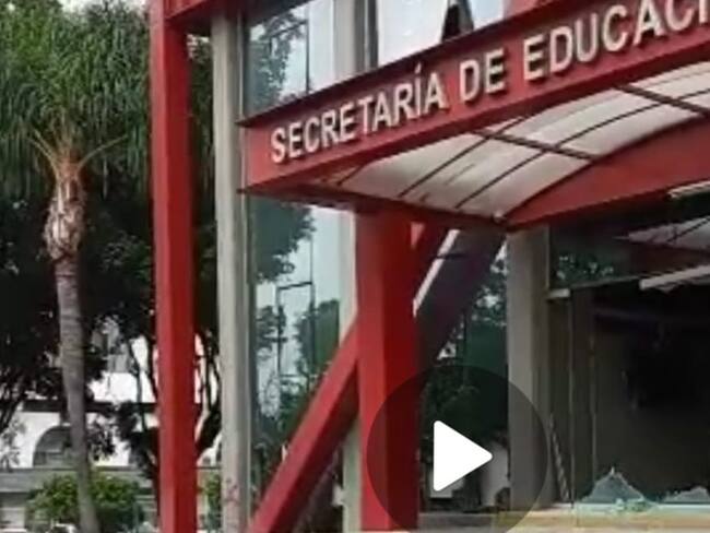 Protestan en edificio de SEJ por caso de violación