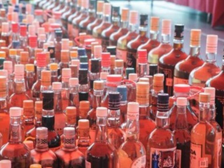​Aseguran Cofepris y el SAT 80 mil litros de bebidas alcohólicas ilegales