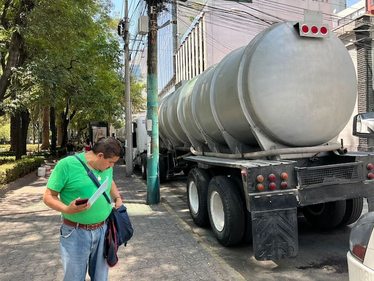 Vecinos de la alcaldía Benito Juárez tienen que pagar entre 2500 y 4 mil pesos por pipa para tener agua potable en sus casas, señalan