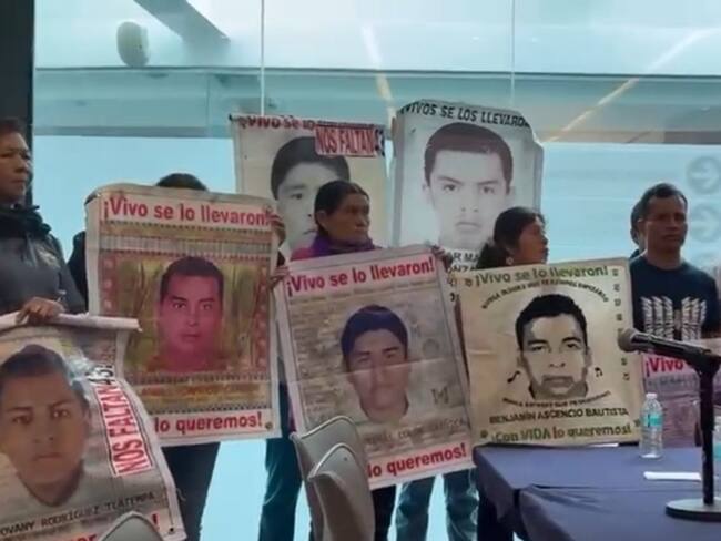 Padres de los normalistas piden intervención del Senado por el caso Ayotzinapa