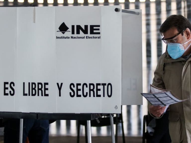INAI ordena a INE publicar listado nominal de electores en el extranjero
