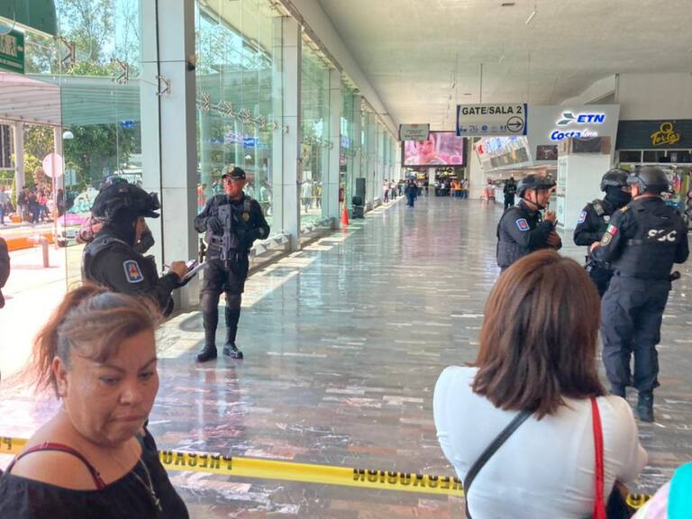 En el intento de asalto una pasajera y un custodio resultaron heridos