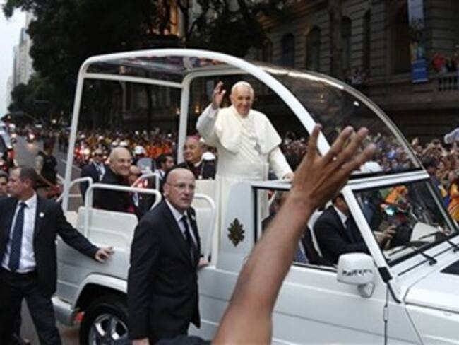 El papa Francisco llegó al santuario de Aparecida, la patrona de Brasil