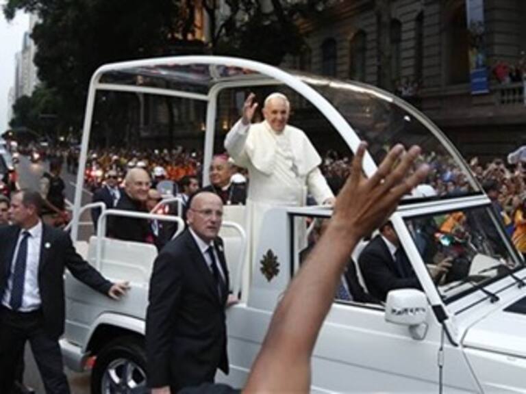 El papa Francisco llegó al santuario de Aparecida, la patrona de Brasil
