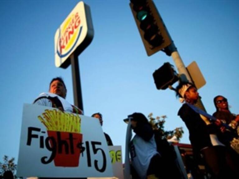 Paro de miles de trabajadores de comida rápida en EUA y el mundo