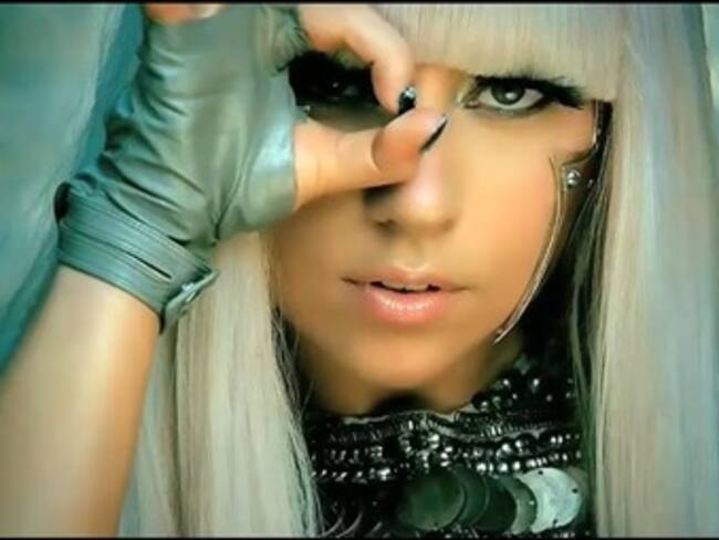 Visita Lady Gaga hogar comunitario de niñas