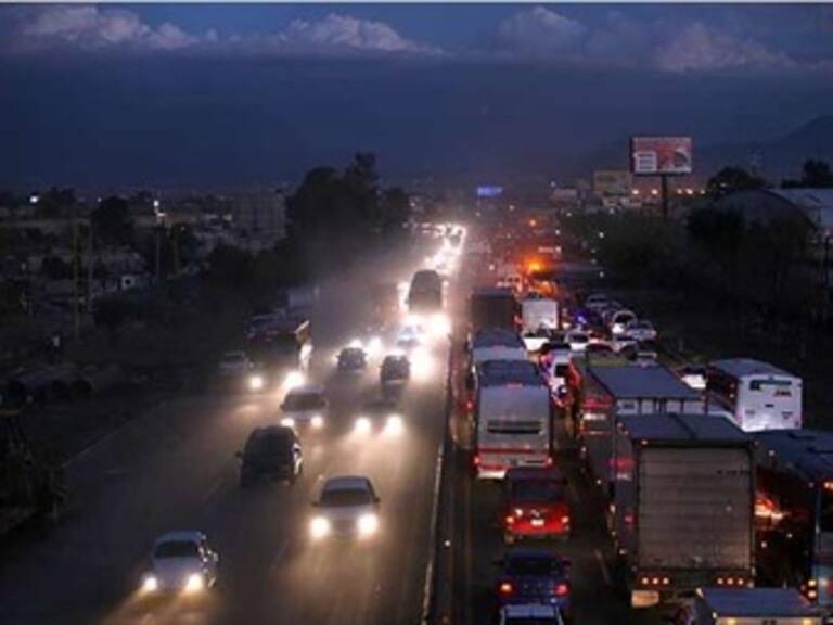 Habitantes de Chalco toman casetas a Puebla