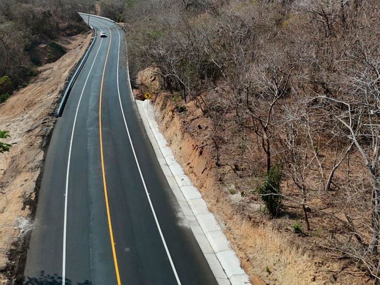 MX- Obras de modernización de la carretera Salina Cruz-Zihuatanejo