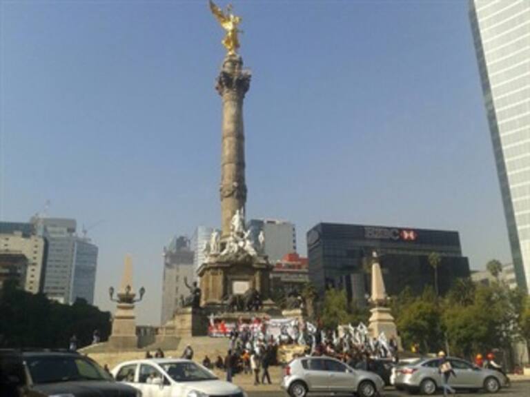 Marcha 'El Barzón' en Paseo de La Reforma