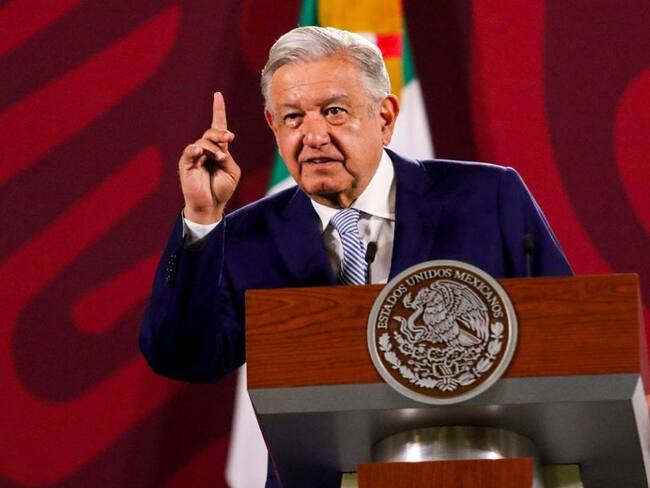 Zedillo y Calderón son peleles y títeres: AMLO