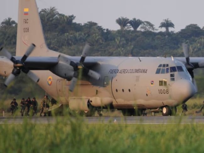 Cae avión militar en Colombia: Confirman 8 soldados muertos y más de 80 heridos