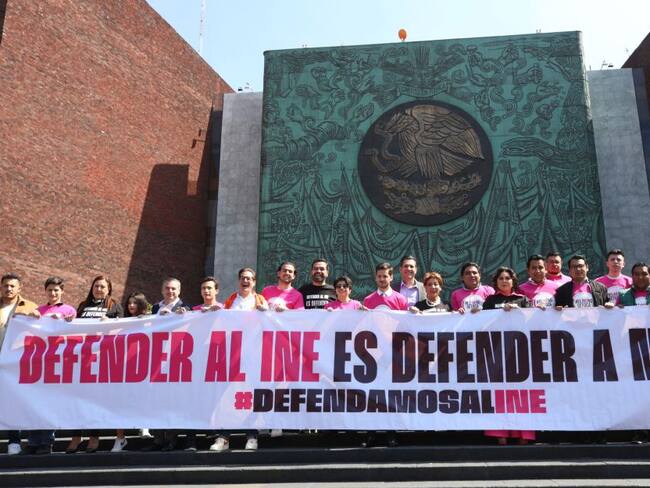 Organizadores de la marcha en defensa del INE acuden a San Lázaro