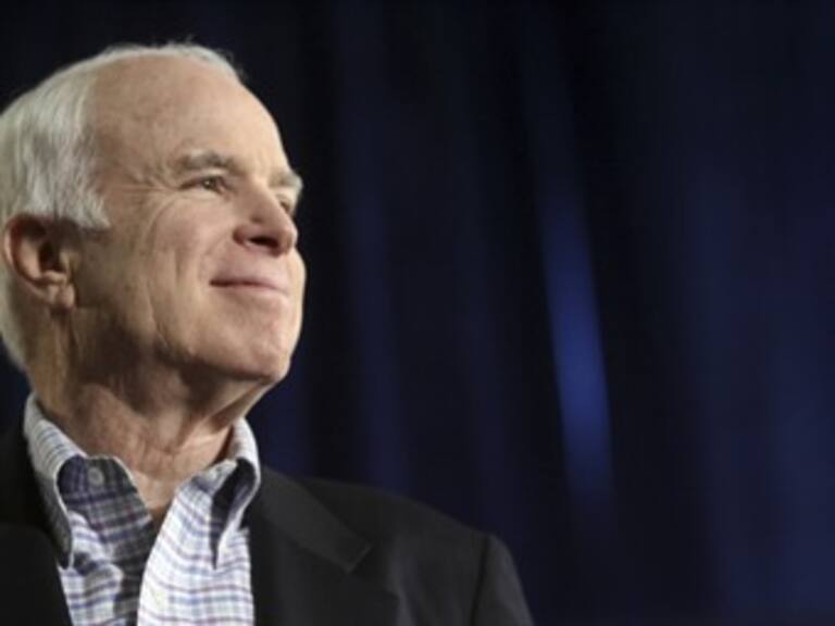Gana John McCain primaria republicana para el senado en Arizona