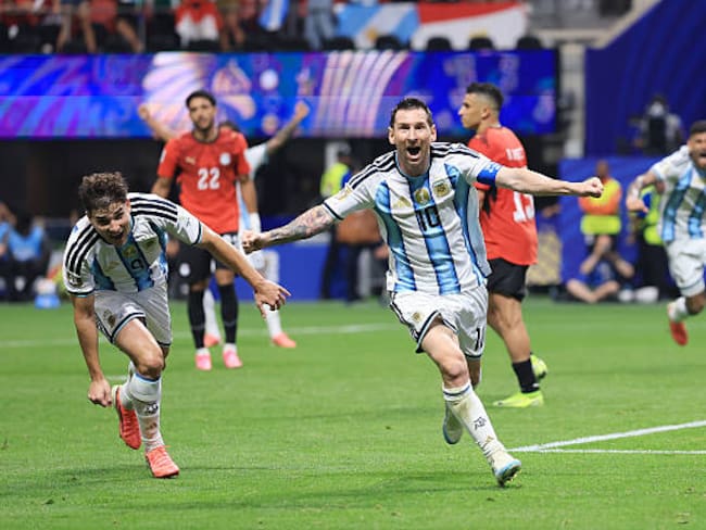Remontada histórica de Argentina frente a Egipto: Con goles de Messi y Enzo Fernández pasa a cuartos de final