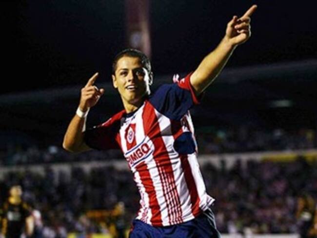 Descartan ruptura fibrilar del 'Chicharito'