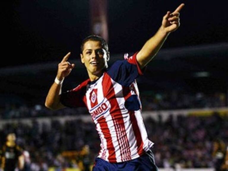 Descartan ruptura fibrilar del 'Chicharito'