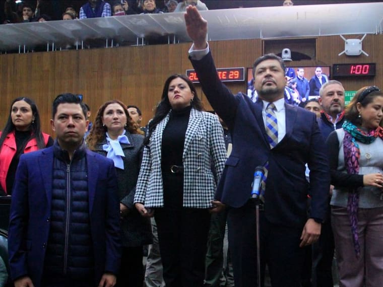 Irrumpen encapuchados en el Congreso de Nuevo León mientras se decidía quién va a suplir a Samuel García