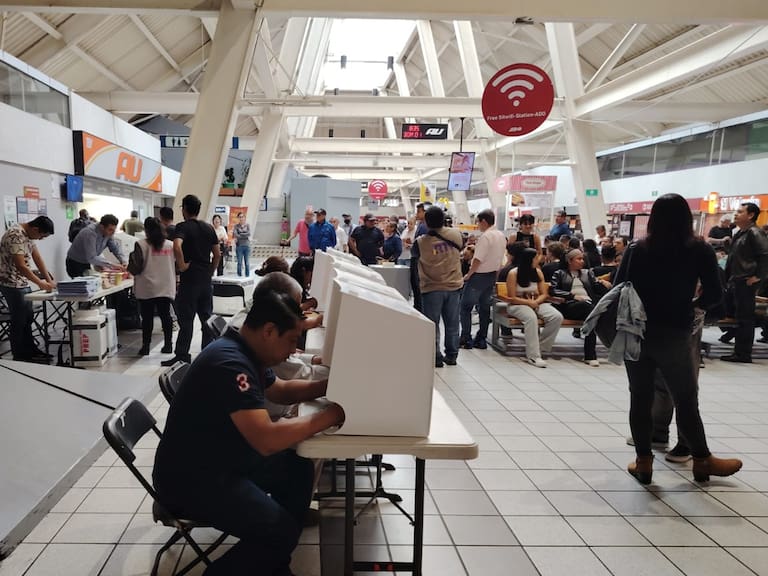 Desde las 6 am llegó a la casilla especial de Xalapa el primer elector para emitir su voto en la jornada electoral del PJ .