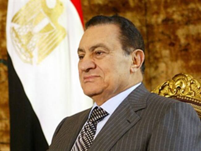 Ordenan nuevo arraigo por 15 días contra Mubarak