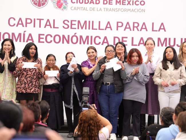 Capital Semilla: CDMX entrega apoyos de 25 mil pesos a mujeres emprendedoras