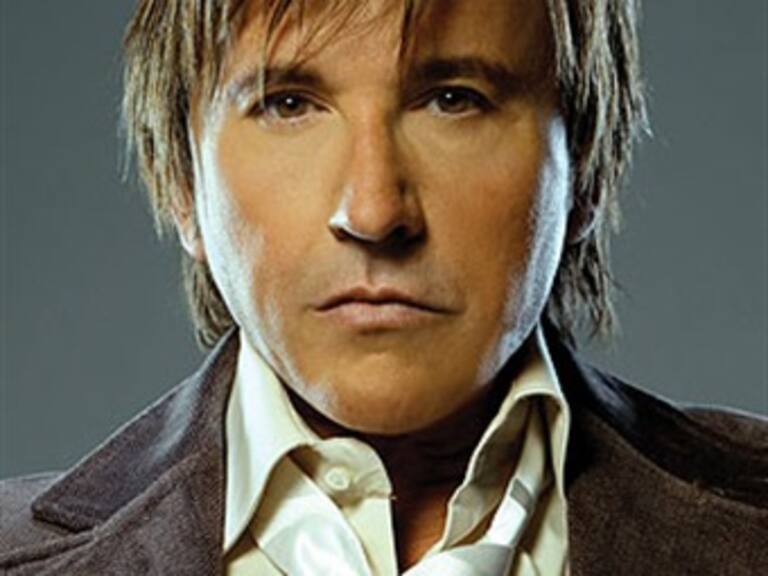 Recopila Ricardo Montaner vivencias en álbum 'Viajero frecuente'