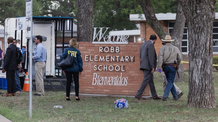 Aumentan a 21 las víctimas del tiroteo en primaria de Texas; 18 son niños