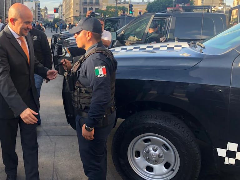 Entregan nuevas patrullas a Policía de Guadalajara