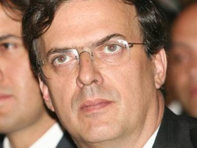 Dispuesto Ebrard a negociar retiro de plantón del SME en el Zócalo