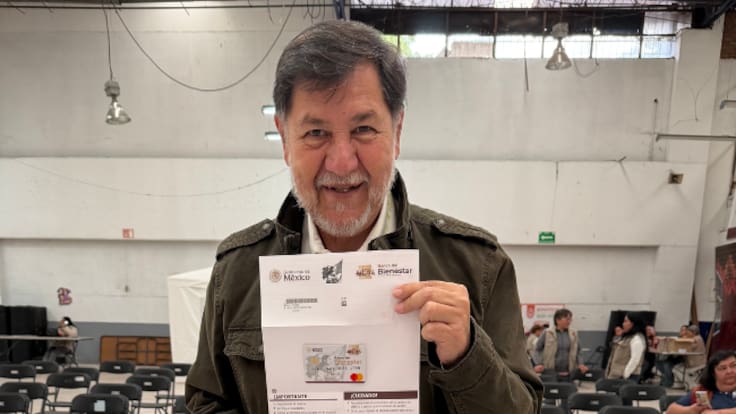 Con sueldo de senador, Noroña presume ser beneficiario de la Pensión del Bienestar para Adultos Mayores de 6 mil pesos