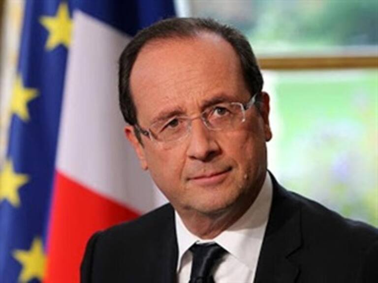 Recibe Francois Hollande las llaves de la ciudad