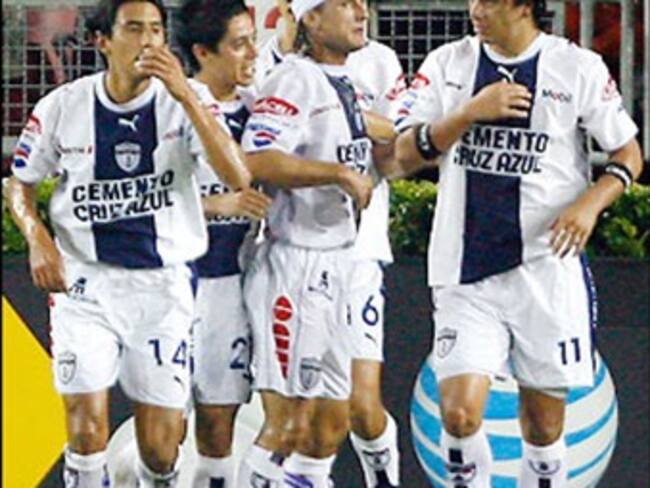 Pachuca derrota 2-0 al Árabe Unido