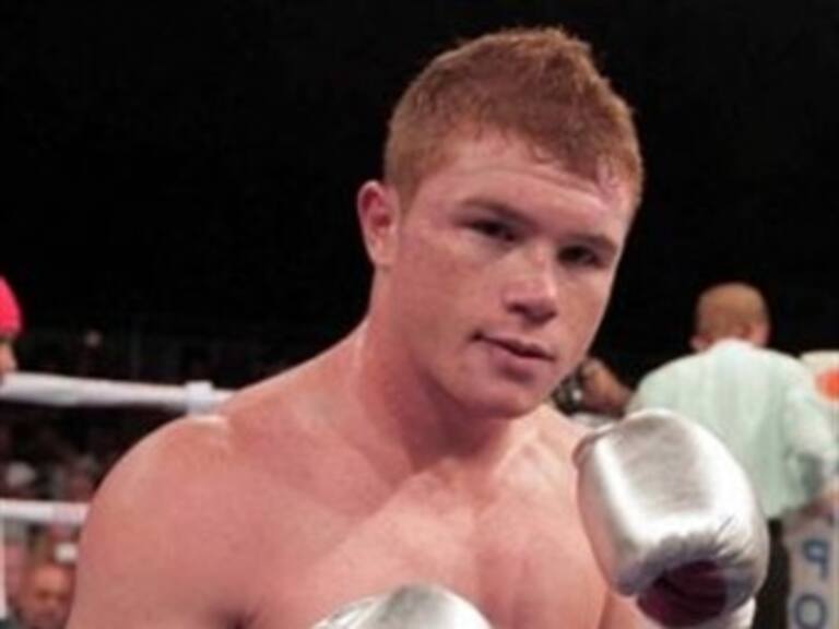 Dan peso 'Canelo' Álvarez y Rhodes para combate titular