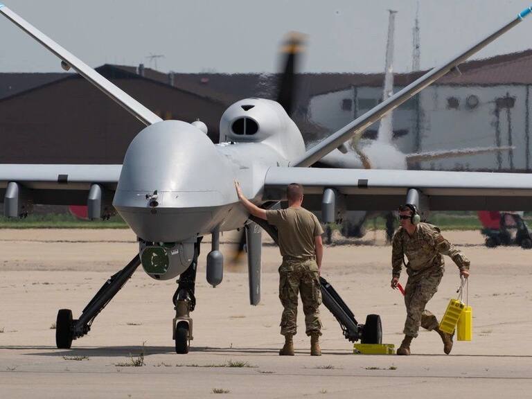 El MQ-9 Reaper es un vehículo no tripulado que, según la Fuerza Aérea de Estados Unidos, tiene capacidad para realizar misiones de apoyo, reconocimiento, búsqueda y rescate, además de contar con armamento para ataques de precisión.