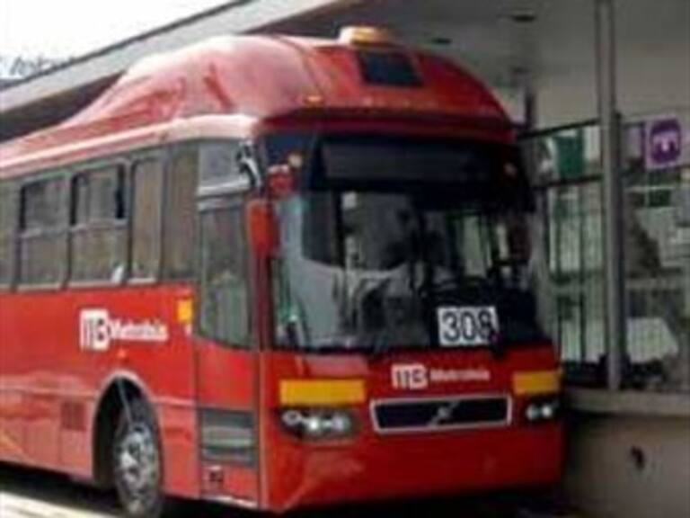 Advierte Setravi que ADO no saldrá de línea 3 del Metrobús