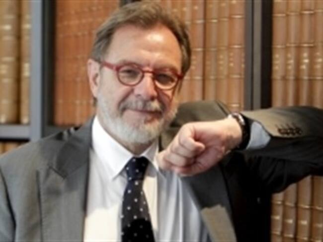 Mesa redonda: El futuro de los medios, poderes públicos y ciudadanos