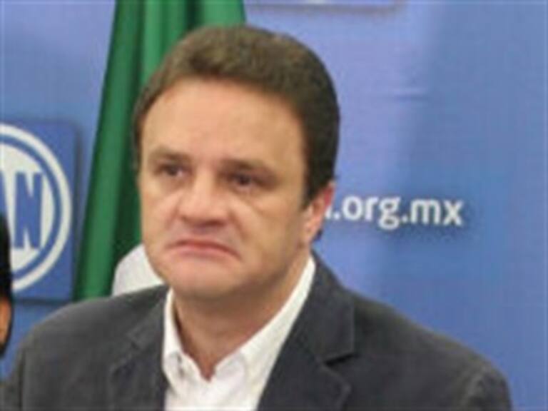 Podrán separarse panistas de cargo público hasta solicitar su registro