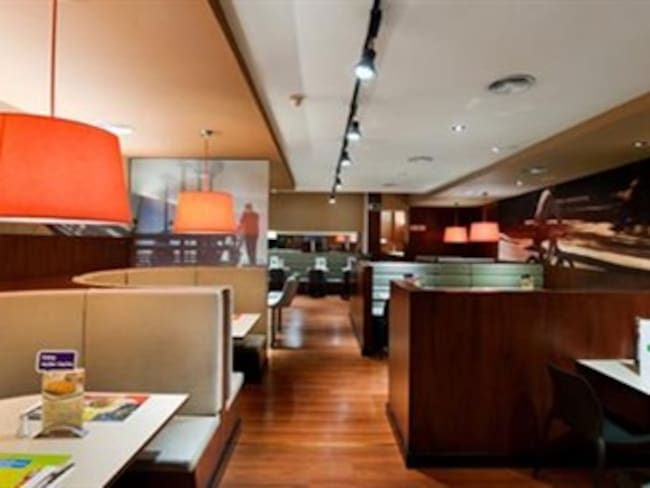 Alsea compra cadena de restaurantes Vips. 'Momento Corporativo', con Roberto Aguilar