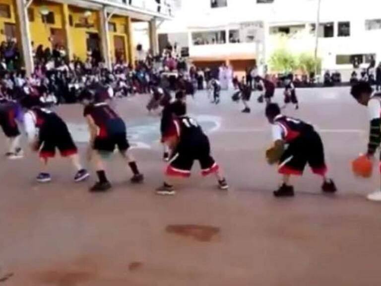 Niños de Oaxaca presentan ejercicios de básquetbol con música de Queen