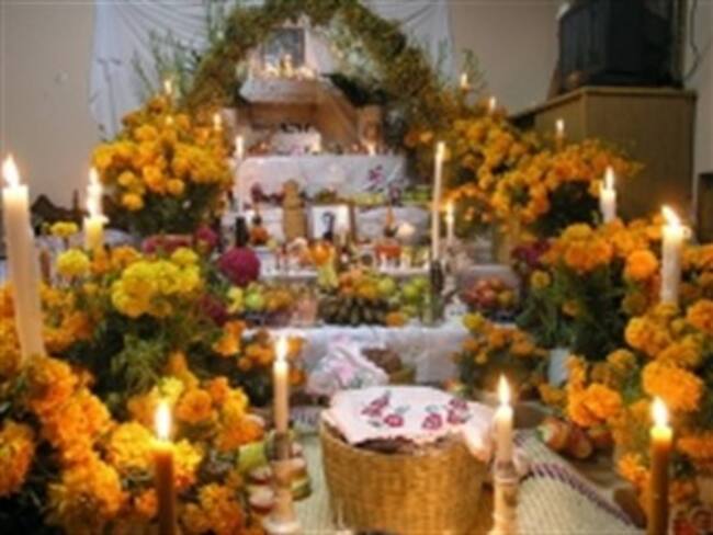 Noche de muertos en otros estados.'Pasaporte W' con Michelle Fridman