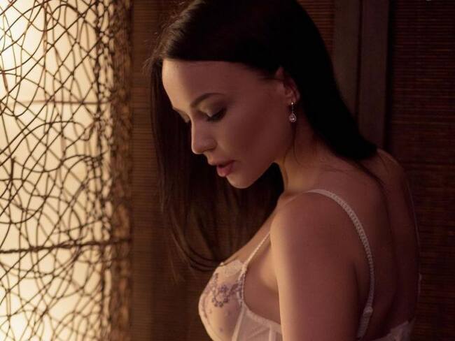 Angelina Petrova, la ucraniana que se desnudó para apoyar a su club