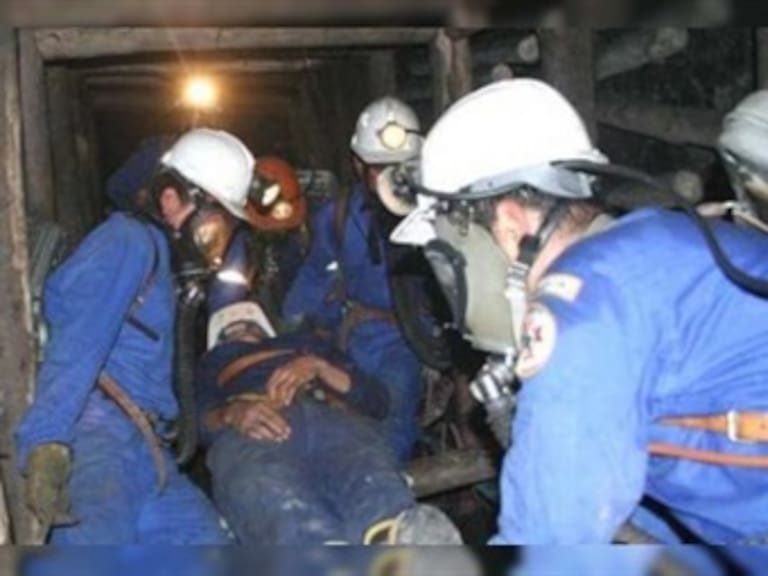 Deja más de 150 muertos accidente en mina de Turquía