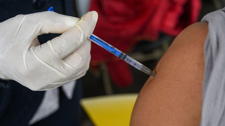 Conviene aplicarse una vacuna actualizada contra COVID-19: Dr. Alejandro Macías