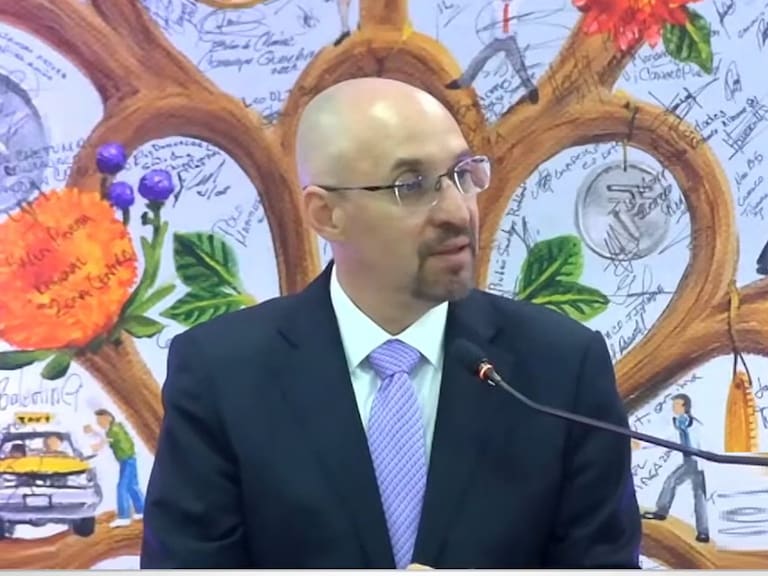 La caída de remesas en 2025 pasó de 64 mil a 61 mil millones de dólares, representa un riesgo para el consumo local y el empleo en cientos de municipios, alertó la Concanaco.