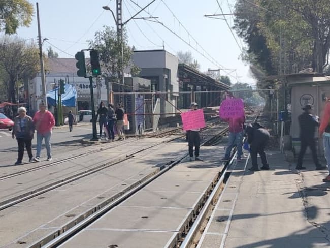 Tren Ligero Huichapan: ¿Qué pasó que bloquearon y suspendieron el servicio?